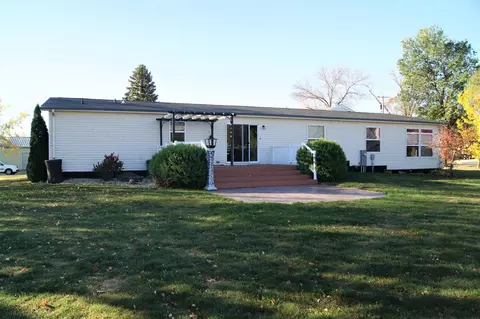 108 1 12 Ave, Edgeley, ND 58433 photo 3