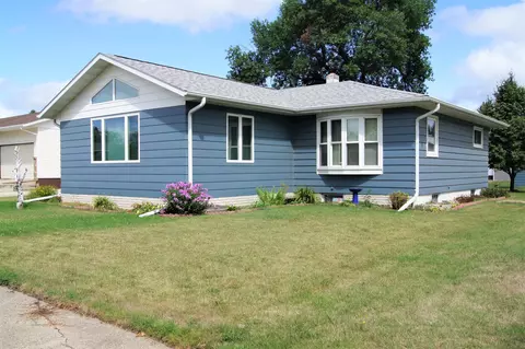 812 5th Ave, Edgeley, ND 58433 photo 3