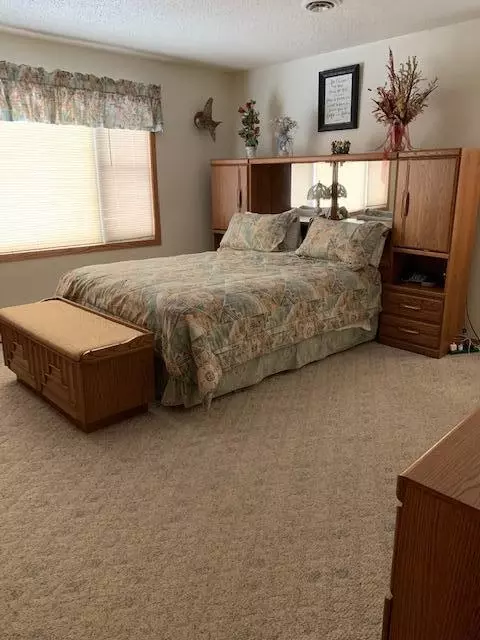 809 3rd St N, Ellendale, ND 58436 photo 31