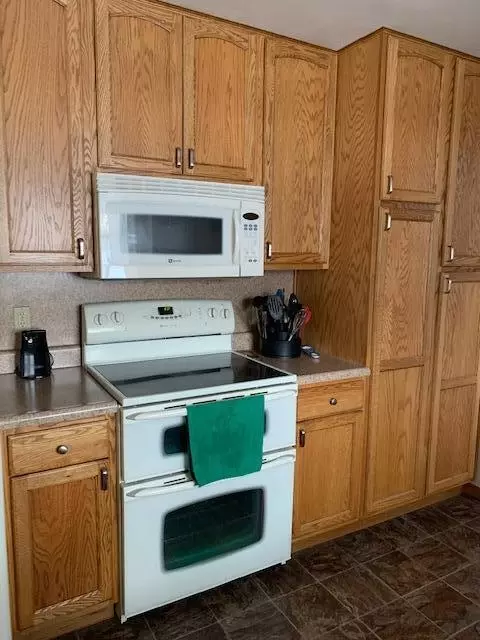 809 3rd St N, Ellendale, ND 58436 photo 11