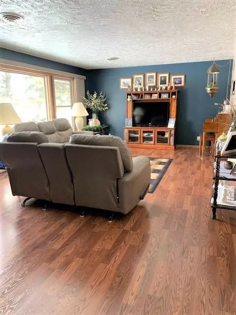 809 3rd St N, Ellendale, ND 58436 photo 18