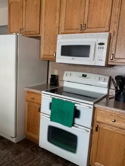 809 3rd St N, Ellendale, ND 58436 photo 10