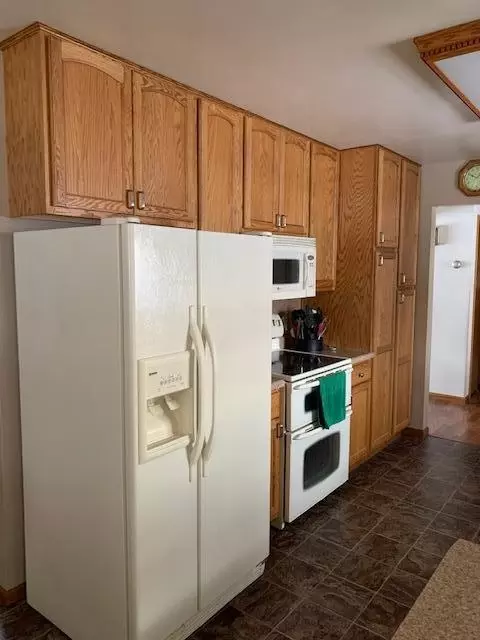 809 3rd St N, Ellendale, ND 58436 photo 9
