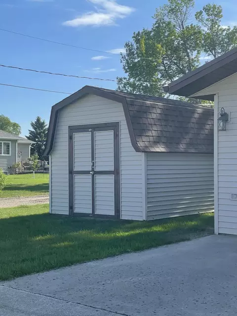 1493 3rd St N, Carrington, ND 58421 photo 36