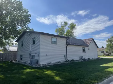 1493 3rd St N, Carrington, ND 58421 photo 37