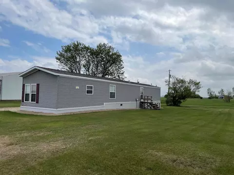 1154 1152 Us-281, Pingree, ND 58476 photo 3