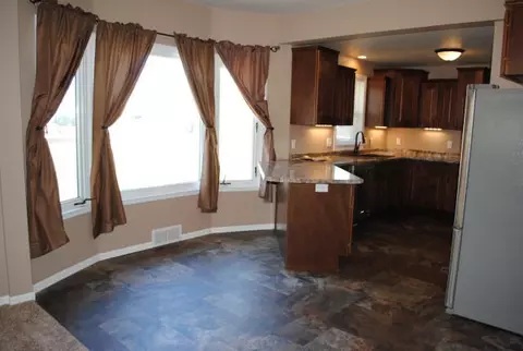 625 3rd St N, Carrington, ND 58421 photo 9