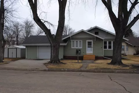 625 3rd St N, Carrington, ND 58421 photo 1