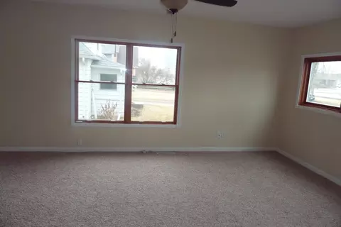 214 3rd Ave SW, Jamestown, ND 58401 photo 5