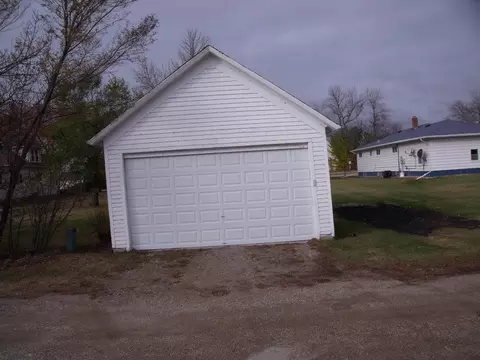 215 2nd Ave W, Edgeley, ND 58433 photo 11