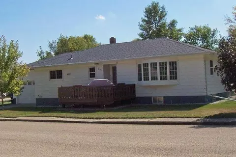 215 2nd Ave W, Edgeley, ND 58433 photo 1