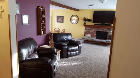 421 4th Ave SE, Jamestown, ND 58401 photo 6