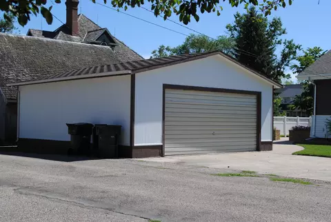 561 Main St, Carrington, ND 58421 photo 4