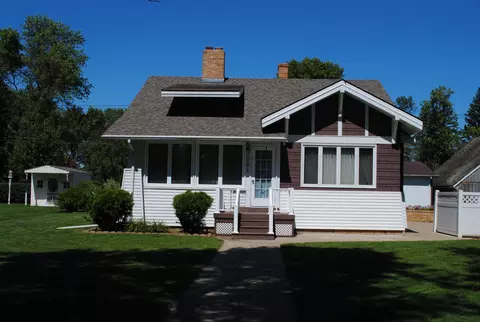 561 Main St, Carrington, ND 58421 photo 1