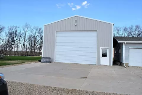 6285 Main St E, Carrington, ND 58421 photo 4