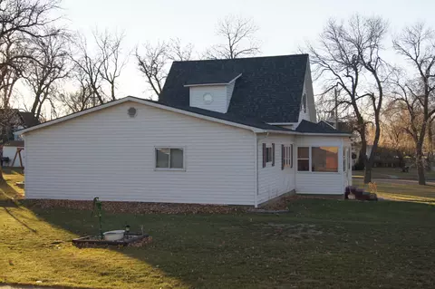 311 5th Ave W, Edgeley, ND 58433 photo 2