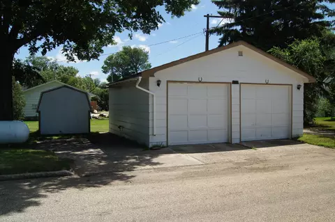 415 5th Ave W, Edgeley, ND 58433 photo 3