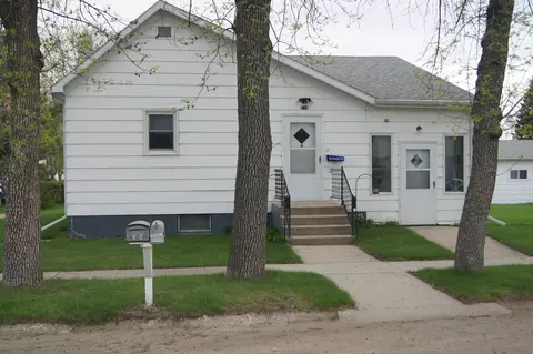 214 6th Ave W, Edgeley, ND 58433 photo 2