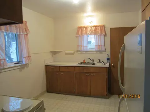 506 5th Ave SE, Jamestown, ND 58401 photo 2