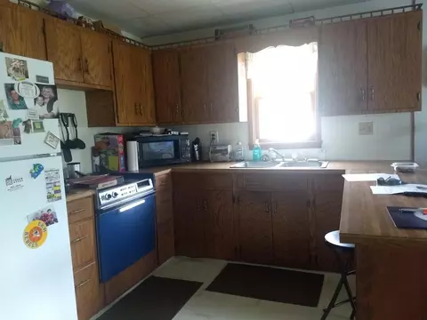 611 2nd St E, Edgeley, ND 58433 photo 5