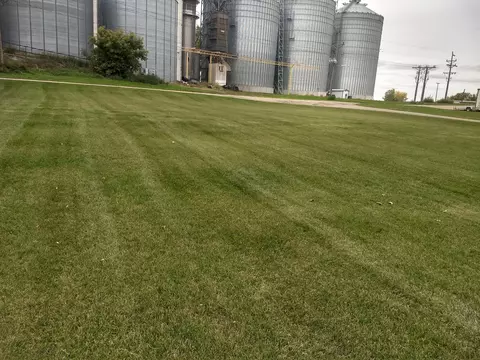 611 2nd St E, Edgeley, ND 58433 photo 4
