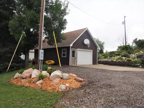 2966 E Lakeside Rd, Jamestown, ND 58401 photo 31