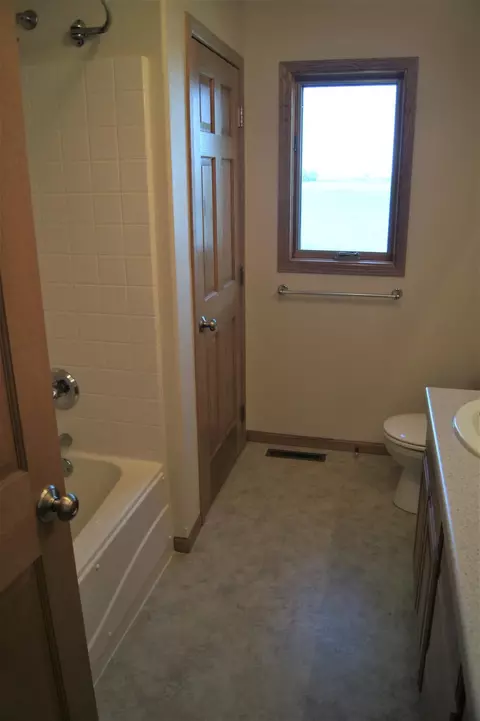 72 Lake Dr E, Ellendale, ND 58436 photo 32