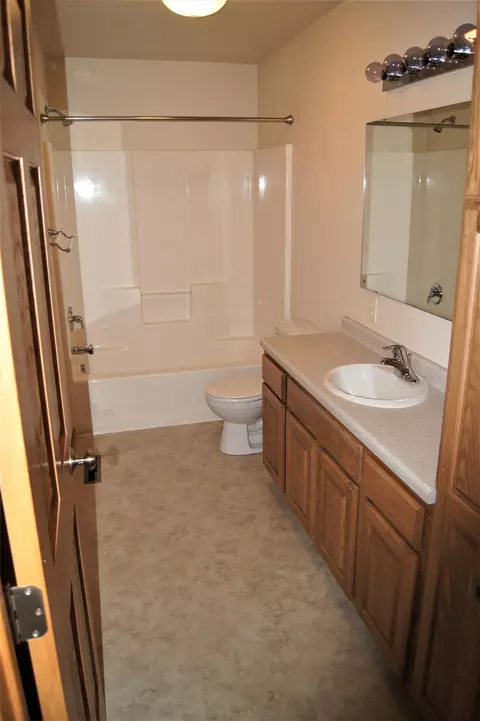 72 Lake Dr E, Ellendale, ND 58436 photo 37