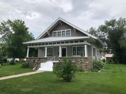558 Main St, Carrington, ND 58421 photo 1