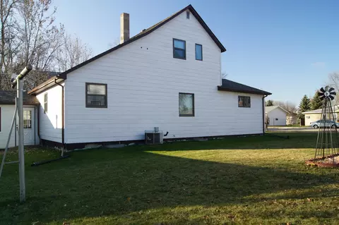 116 Main St, Edgeley, ND 58433 photo 3
