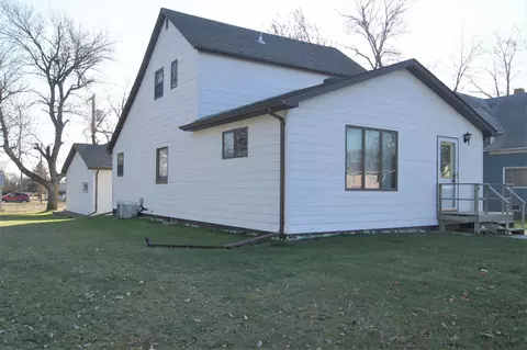 116 Main St, Edgeley, ND 58433 photo 2