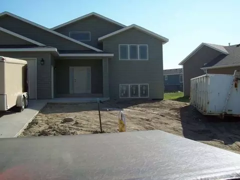 2901 14th Ave SE, Mandan, ND 58554 photo 2