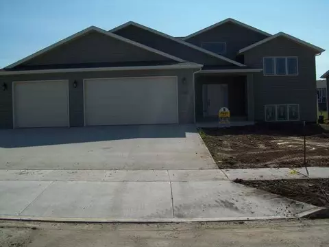 2901 14th Ave SE, Mandan, ND 58554 photo 1