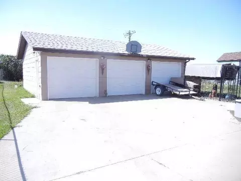 57 Custer Dr, Lincoln, ND 58504 photo 2