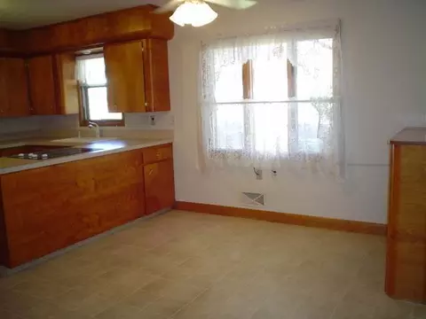 1815 Harmon Ave, Bismarck, ND 58501 photo 4