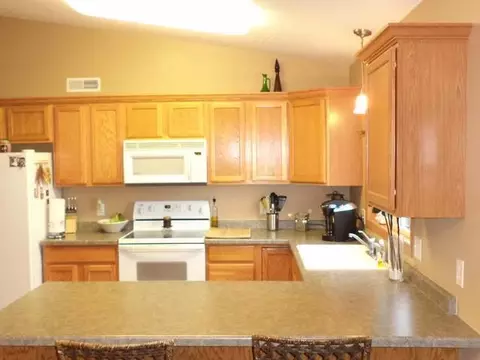 4726 Fairfax Lp, Bismarck, ND 58503 photo 4