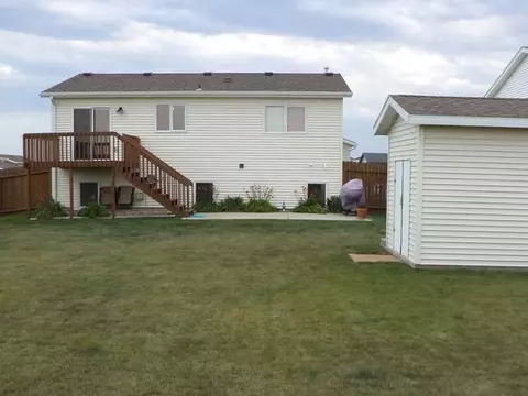 4726 Fairfax Lp, Bismarck, ND 58503 photo 3