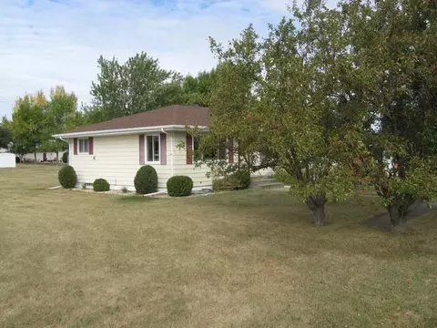 508 Kundert St, Turtle Lake, ND 58575 photo 2