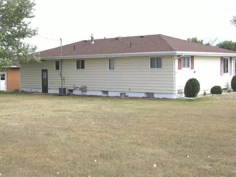 508 Kundert St, Turtle Lake, ND 58575 photo 3