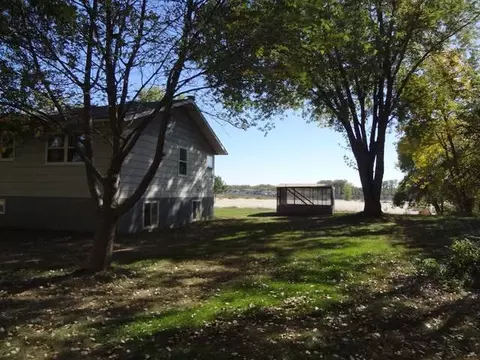 4302 Jetty Beach Dr, Mandan, ND 58554 photo 11