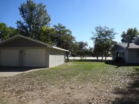 4302 Jetty Beach Dr, Mandan, ND 58554 photo 10