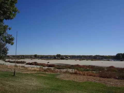 4302 Jetty Beach Dr, Mandan, ND 58554 photo 8