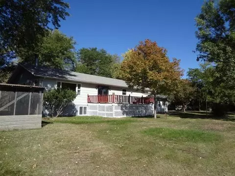 4302 Jetty Beach Dr, Mandan, ND 58554 photo 1