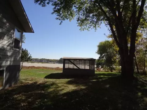 4302 Jetty Beach Dr, Mandan, ND 58554 photo 12
