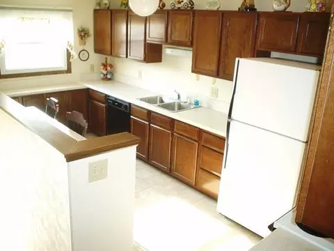 559 Marilyn Dr, Mandan, ND 58554 photo 3