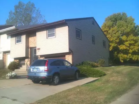 559 Marilyn Dr, Mandan, ND 58554 photo 2