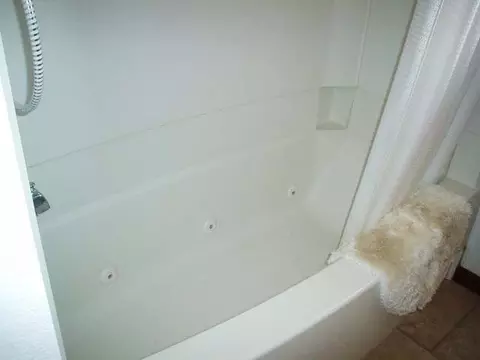 559 Marilyn Dr, Mandan, ND 58554 photo 12
