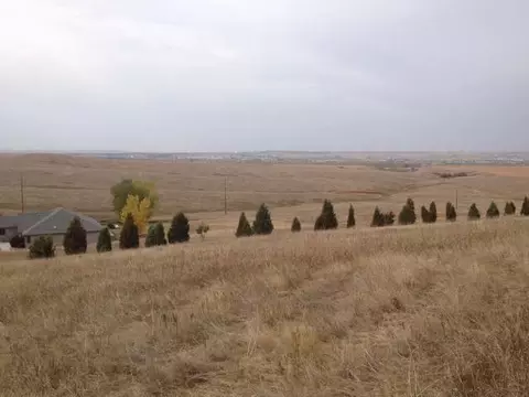 5212 Cornice Dr, Bismarck, ND 58503 photo 2