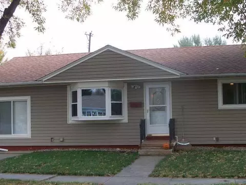 532 Sunset Pl, Bismarck, ND 58501 photo 2