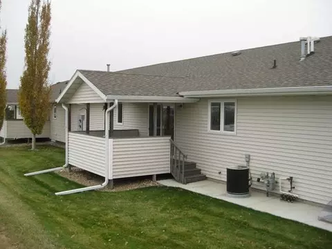 579 Brandon Pl, Bismarck, ND 58503 photo 2